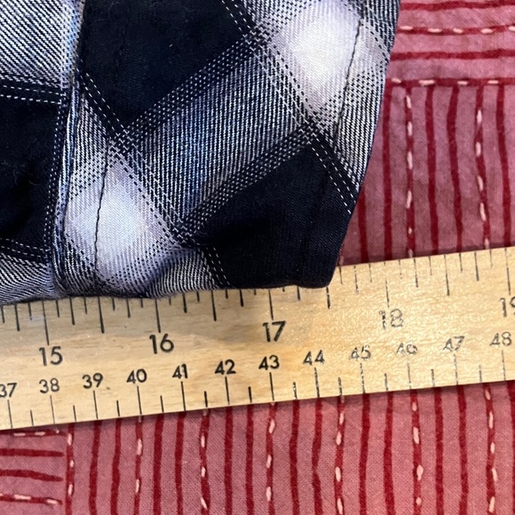 Teen boy medium size Black /White Plaid Hooded Jacket ( or fits women’s small) - Picture 12 of 13